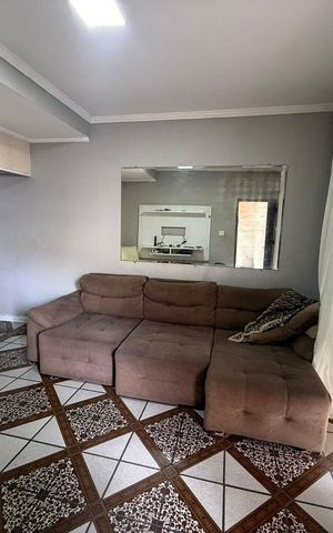 Casa à venda com 130m², 3 quartos e 4 vagas Casa à venda com 130m², 3 quartos e 4 vagasSala