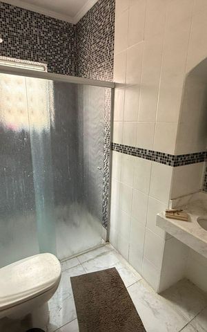 Casa à venda com 130m², 3 quartos e 4 vagas Casa à venda com 130m², 3 quartos e 4 vagasBanheiro
