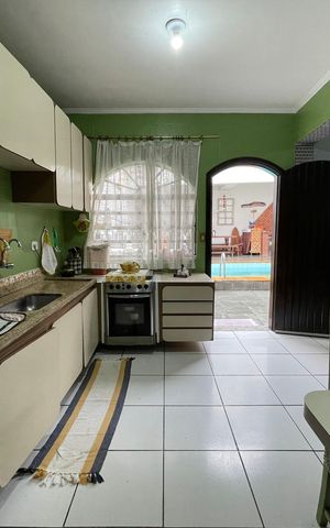 Casa à venda com 187m², 3 quartos e 2 vagas Casa à venda com 187m², 3 quartos e 2 vagasCozinha