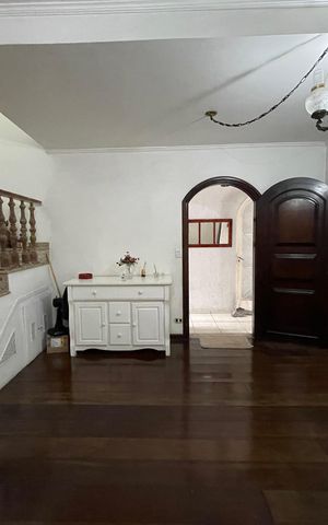 Casa à venda com 187m², 3 quartos e 2 vagas Casa à venda com 187m², 3 quartos e 2 vagasSala
