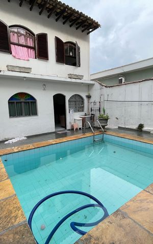 Casa à venda com 187m², 3 quartos e 2 vagas Casa à venda com 187m², 3 quartos e 2 vagasQuintal / Piscina