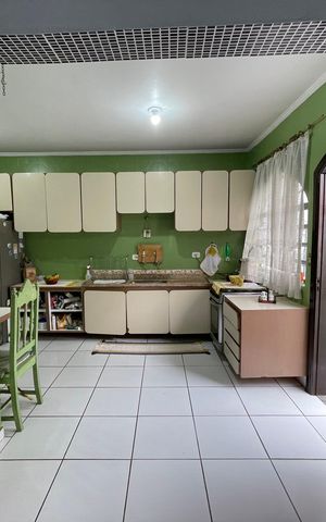 Casa à venda com 187m², 3 quartos e 2 vagas Casa à venda com 187m², 3 quartos e 2 vagasCozinha