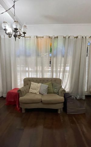Casa à venda com 187m², 3 quartos e 2 vagas Casa à venda com 187m², 3 quartos e 2 vagasSala