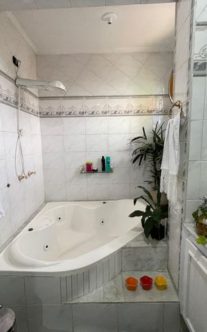 Casa à venda com 187m², 3 quartos e 2 vagas Casa à venda com 187m², 3 quartos e 2 vagasBanheiro 1