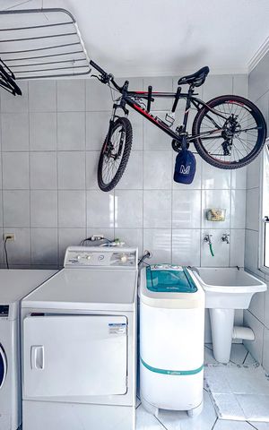 Casa à venda com 130m², 3 quartos e 2 vagasÁrea de Serviço