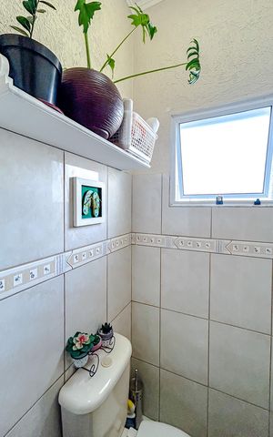 Casa à venda com 130m², 3 quartos e 2 vagasLavabo