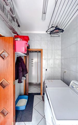 Casa à venda com 130m², 3 quartos e 2 vagasÁrea de Serviço