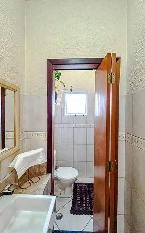 Casa à venda com 130m², 3 quartos e 2 vagasLavabo