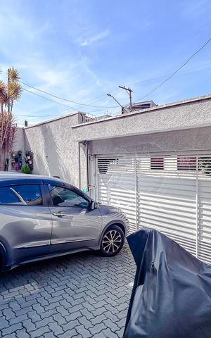 Casa à venda com 130m², 3 quartos e 2 vagasGaragem