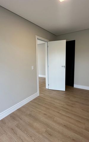 Casa de condomínio à venda com 323m², 4 quartos e 6 vagas Casa de condomínio à venda com 323m², 4 quartos e 6 vagasSuíte 1