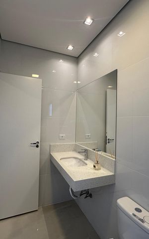 Casa de condomínio à venda com 323m², 4 quartos e 6 vagas Casa de condomínio à venda com 323m², 4 quartos e 6 vagasBanheiro da Suíte 4