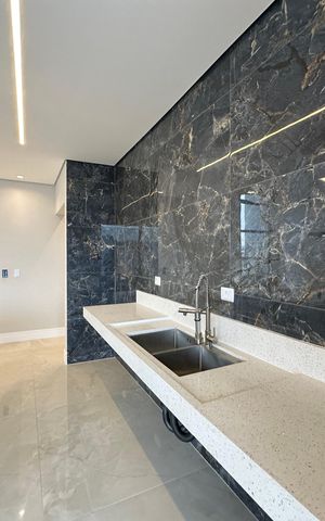 Casa de condomínio à venda com 323m², 4 quartos e 6 vagas Casa de condomínio à venda com 323m², 4 quartos e 6 vagasCozinha