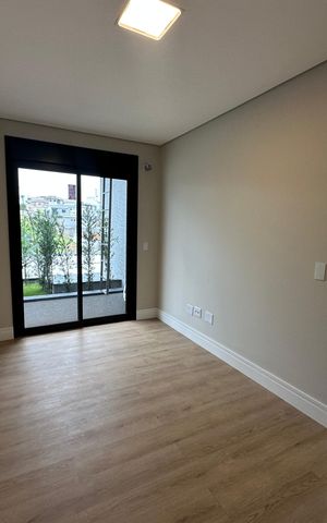 Casa de condomínio à venda com 323m², 4 quartos e 6 vagas Casa de condomínio à venda com 323m², 4 quartos e 6 vagasSuíte 1