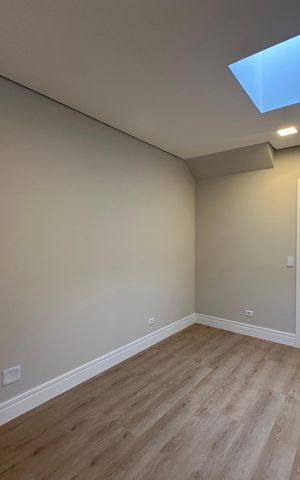 Casa de condomínio à venda com 323m², 4 quartos e 6 vagas Casa de condomínio à venda com 323m², 4 quartos e 6 vagasSuíte 4
