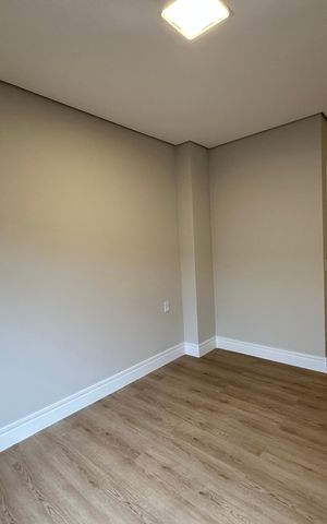 Casa de condomínio à venda com 323m², 4 quartos e 6 vagas Casa de condomínio à venda com 323m², 4 quartos e 6 vagasSuíte 4