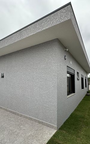 Casa de condomínio à venda com 323m², 4 quartos e 6 vagas Casa de condomínio à venda com 323m², 4 quartos e 6 vagasQuintal