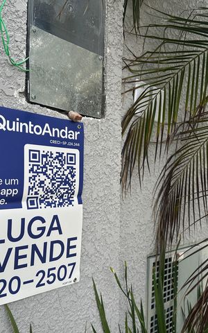 Casa de condomínio à venda com 323m², 4 quartos e 6 vagas Casa de condomínio à venda com 323m², 4 quartos e 6 vagasPlaca