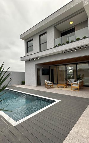 Casa de condomínio à venda com 323m², 4 quartos e 6 vagas Casa de condomínio à venda com 323m², 4 quartos e 6 vagasPiscina