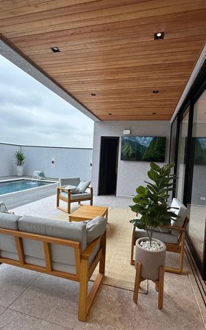 Casa de condomínio à venda com 323m², 4 quartos e 6 vagas Casa de condomínio à venda com 323m², 4 quartos e 6 vagasVaranda