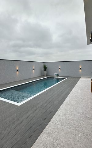Casa de condomínio à venda com 323m², 4 quartos e 6 vagas Casa de condomínio à venda com 323m², 4 quartos e 6 vagasPiscina