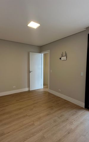 Casa de condomínio à venda com 323m², 4 quartos e 6 vagas Casa de condomínio à venda com 323m², 4 quartos e 6 vagasSuíte 1