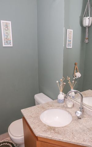 Apartamento à venda com 101m², 2 quartos e 2 vagas Apartamento à venda com 101m², 2 quartos e 2 vagasLavabo