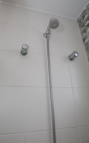 Apartamento à venda com 101m², 2 quartos e 2 vagas Apartamento à venda com 101m², 2 quartos e 2 vagasBanheiro da Suíte 2