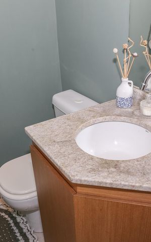 Apartamento à venda com 101m², 2 quartos e 2 vagas Apartamento à venda com 101m², 2 quartos e 2 vagasLavabo