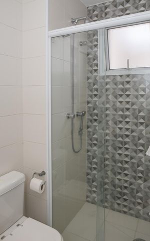 Apartamento à venda com 101m², 2 quartos e 2 vagas Apartamento à venda com 101m², 2 quartos e 2 vagasBanheiro da Suíte 2