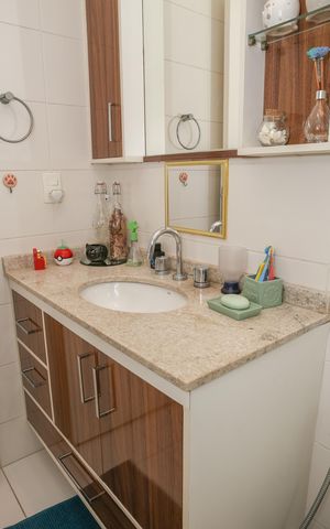 Apartamento à venda com 101m², 2 quartos e 2 vagas Apartamento à venda com 101m², 2 quartos e 2 vagasBanheiro da Suíte 2