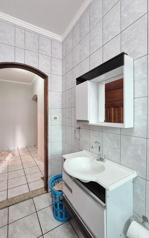Casa à venda com 442m², 3 quartos e 2 vagas Casa à venda com 442m², 3 quartos e 2 vagasBanheiro Social