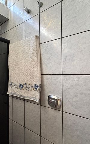 Casa à venda com 110m², 2 quartos e 1 vaga Casa à venda com 110m², 2 quartos e 1 vagaBanheiro
