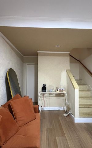 Casa à venda com 110m², 2 quartos e 1 vaga Casa à venda com 110m², 2 quartos e 1 vagaSala