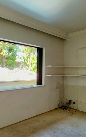 Casa para alugar com 420m², 4 quartos e 3 vagas Casa para alugar com 420m², 4 quartos e 3 vagasSuíte 1