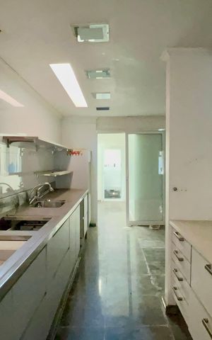 Casa para alugar com 420m², 4 quartos e 3 vagas Casa para alugar com 420m², 4 quartos e 3 vagasCozinha