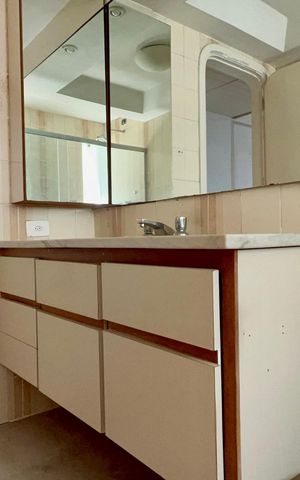 Casa para alugar com 420m², 4 quartos e 3 vagas Casa para alugar com 420m², 4 quartos e 3 vagasBanheiro da Suíte 1