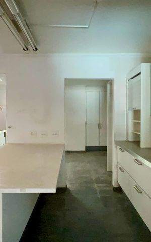 Casa para alugar com 420m², 4 quartos e 3 vagas Casa para alugar com 420m², 4 quartos e 3 vagasCozinha