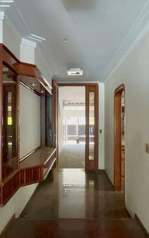 Casa para alugar com 420m², 4 quartos e 3 vagas Casa para alugar com 420m², 4 quartos e 3 vagasEntrada
