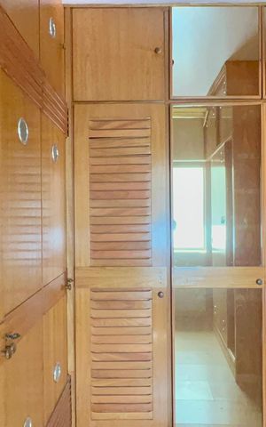 Casa para alugar com 420m², 4 quartos e 3 vagas Casa para alugar com 420m², 4 quartos e 3 vagasCloset da suíte 3
