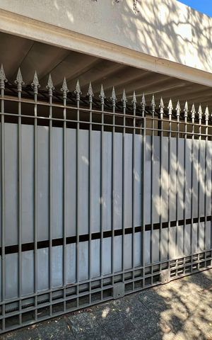 Casa para alugar com 420m², 4 quartos e 3 vagas Casa para alugar com 420m², 4 quartos e 3 vagasFachada
