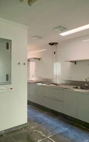 Casa para alugar com 420m², 4 quartos e 3 vagas Casa para alugar com 420m², 4 quartos e 3 vagasCozinha
