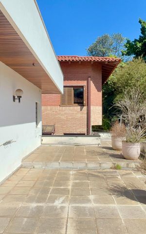 Casa para alugar com 420m², 4 quartos e 3 vagas Casa para alugar com 420m², 4 quartos e 3 vagasTerraço