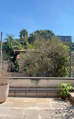 Casa para alugar com 420m², 4 quartos e 3 vagas Casa para alugar com 420m², 4 quartos e 3 vagasTerraço