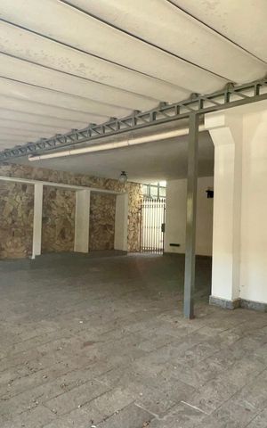 Casa para alugar com 420m², 4 quartos e 3 vagas Casa para alugar com 420m², 4 quartos e 3 vagasGaragem