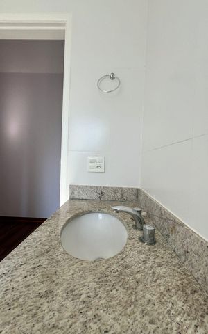 Apartamento à venda com 64m², 2 quartos e 1 vaga Apartamento à venda com 64m², 2 quartos e 1 vagaBanheiro da Suíte