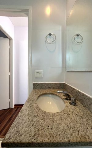 Apartamento à venda com 64m², 2 quartos e 1 vaga Apartamento à venda com 64m², 2 quartos e 1 vagaBanheiro