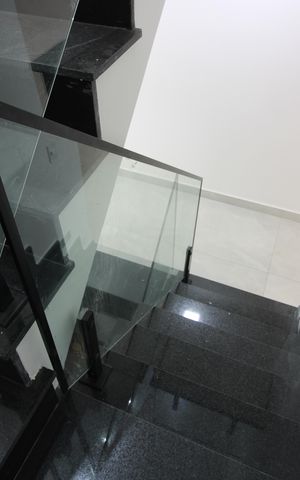 Casa à venda com 170m², 3 quartos e 3 vagasescada