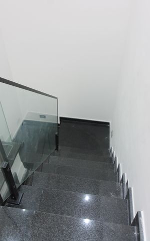 Casa à venda com 170m², 3 quartos e 3 vagasescada