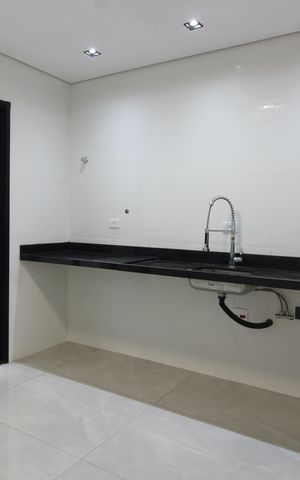 Casa à venda com 170m², 3 quartos e 3 vagascozinha