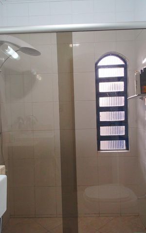 Casa para alugar com 305m², 4 quartos e 2 vagasBanheiro 2